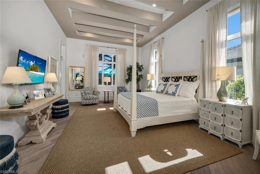 BAY WOODS - Residential