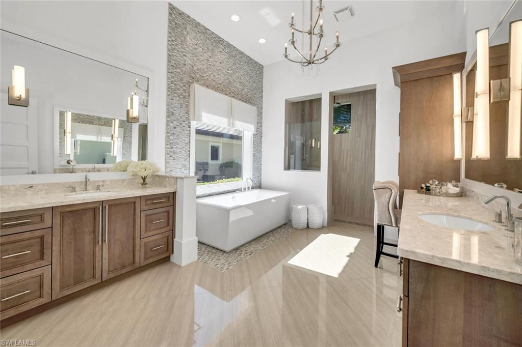 BAY WOODS - Residential