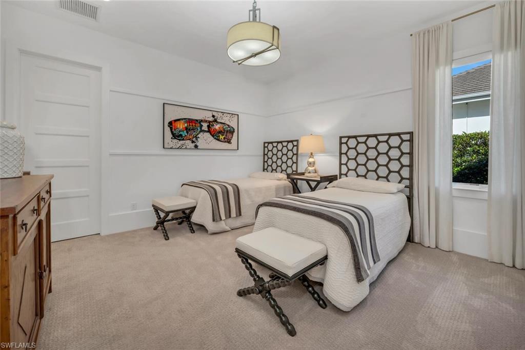 BAY WOODS - Residential