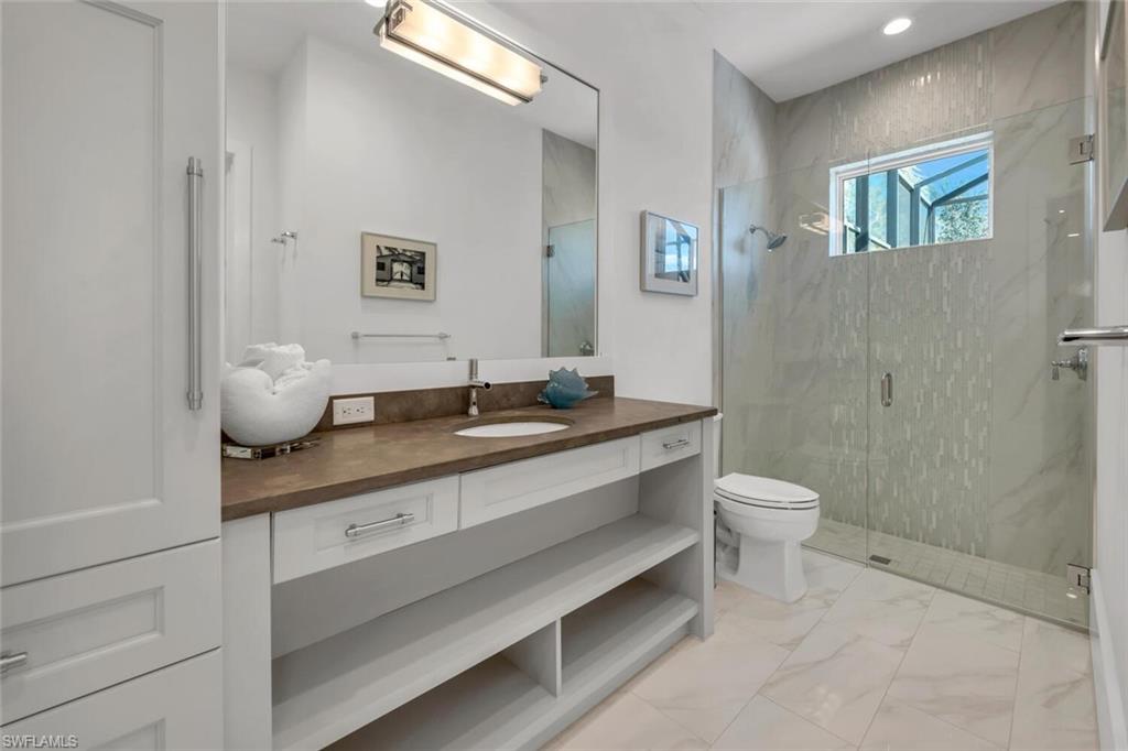 BAY WOODS - Residential