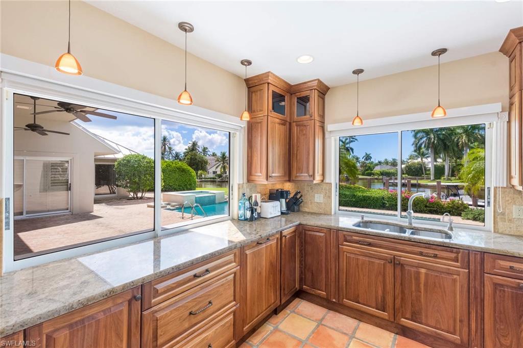 AQUALANE SHORES - Residential