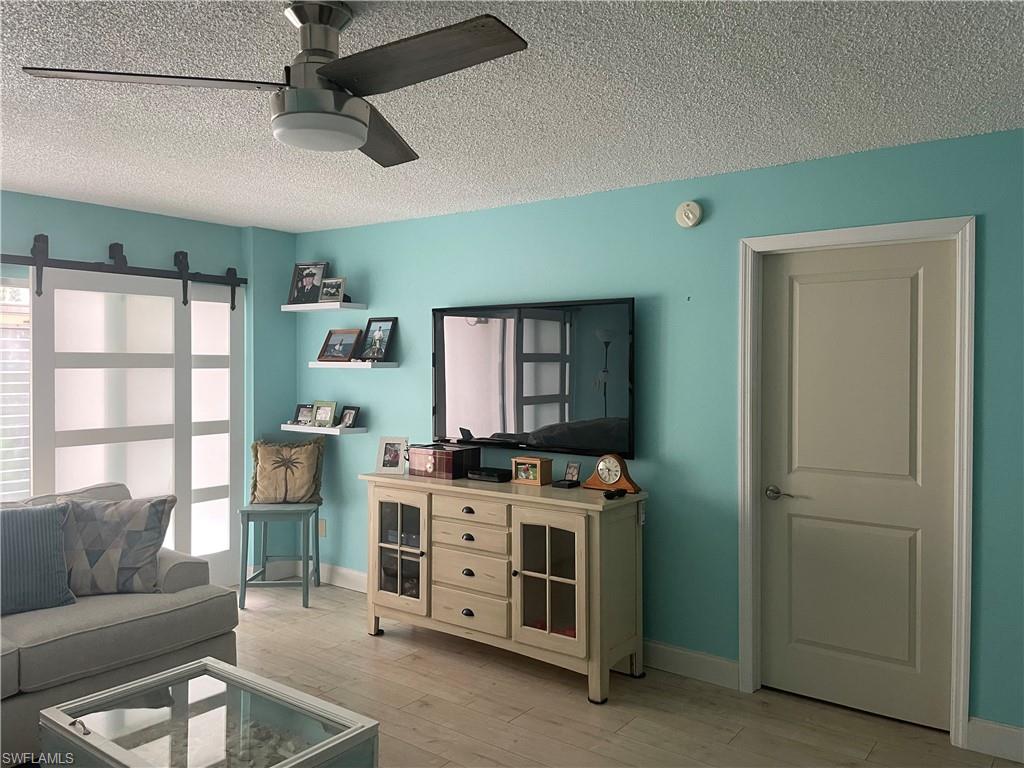SEVEN LAKES - Residential