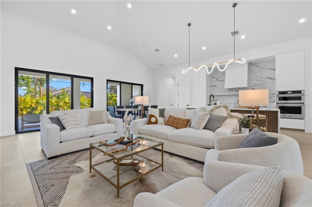 NAPLES PARK - Residential