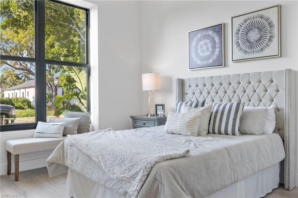 NAPLES PARK - Residential