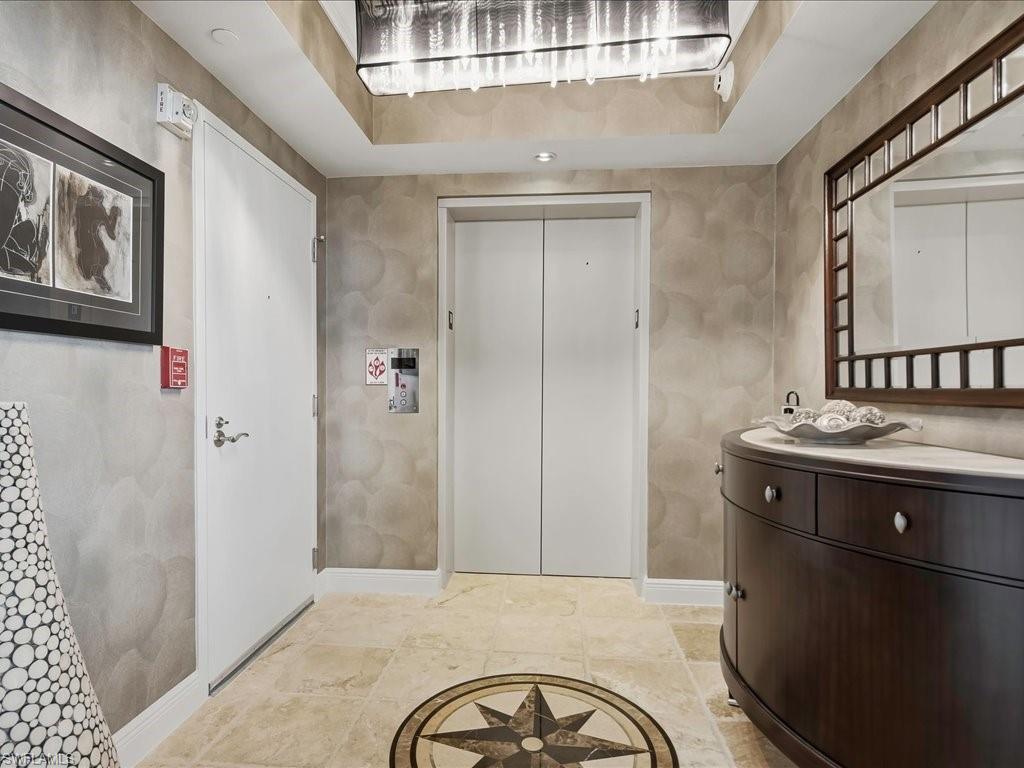 1050 Borghese LN 1004