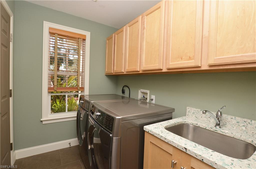 AUTUMN WOODS - Residential