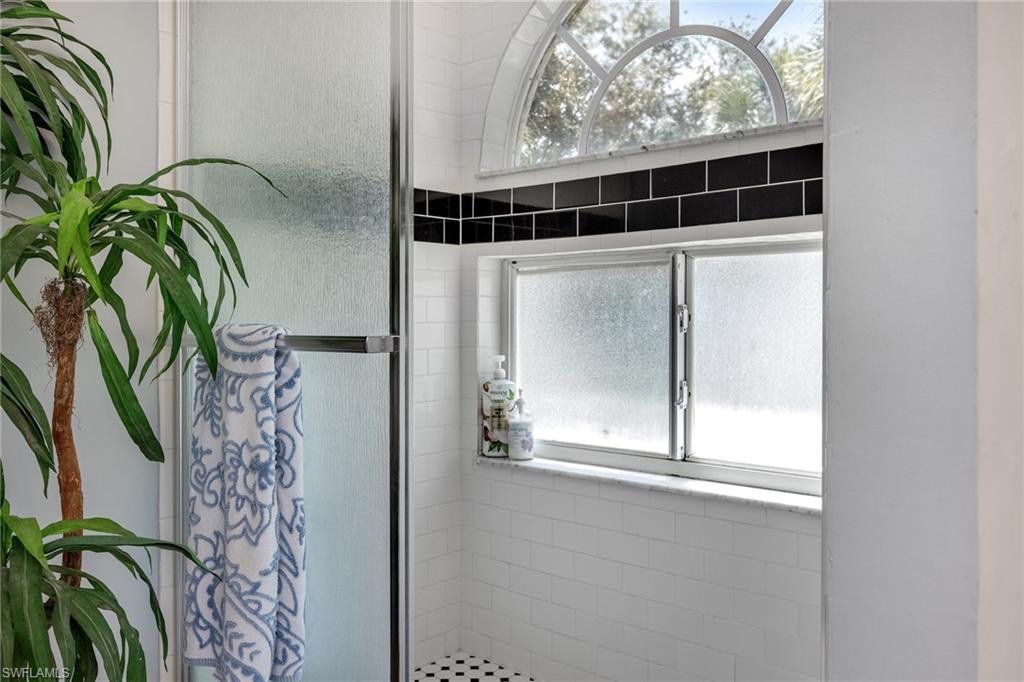 LAKESIDE CARRIAGE HOMES - Residential Lease