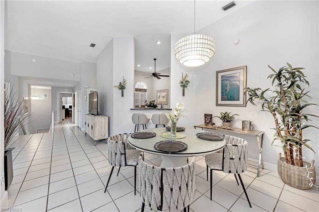 LAKESIDE CARRIAGE HOMES - Residential Lease