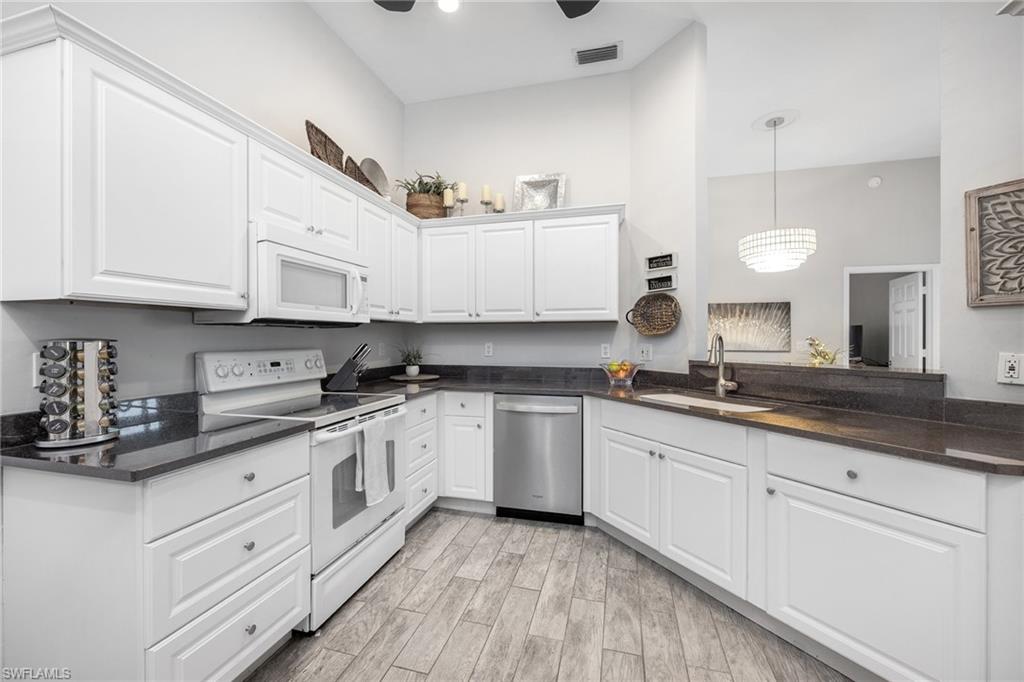 LAKESIDE CARRIAGE HOMES - Residential Lease