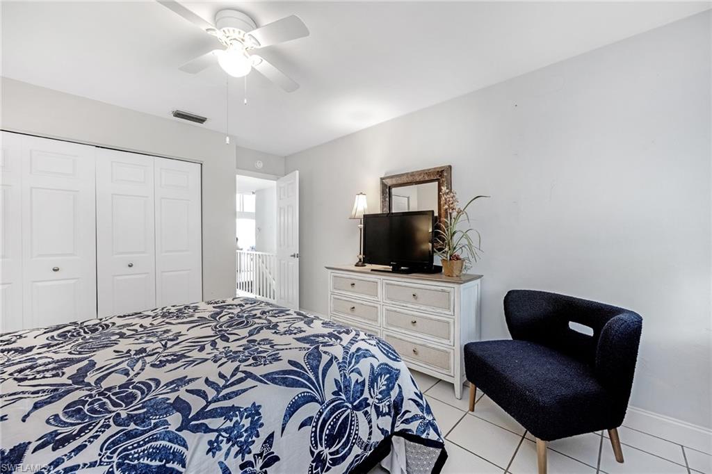 LAKESIDE CARRIAGE HOMES - Residential Lease