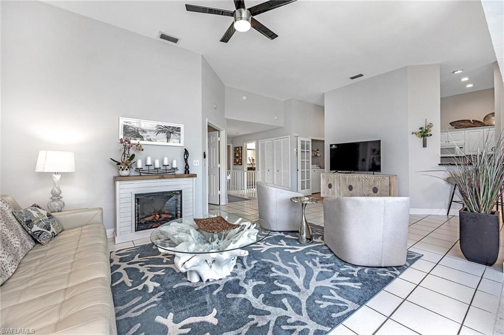 LAKESIDE CARRIAGE HOMES - Residential Lease