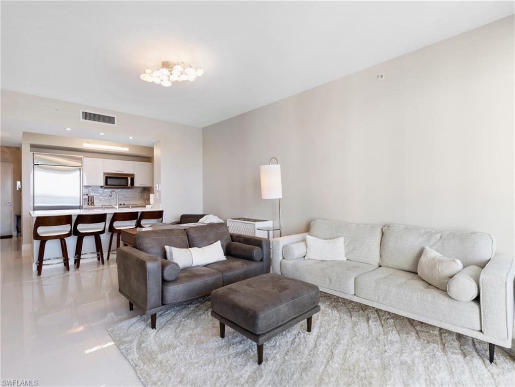 3000 Oasis Grand BLVD 1206