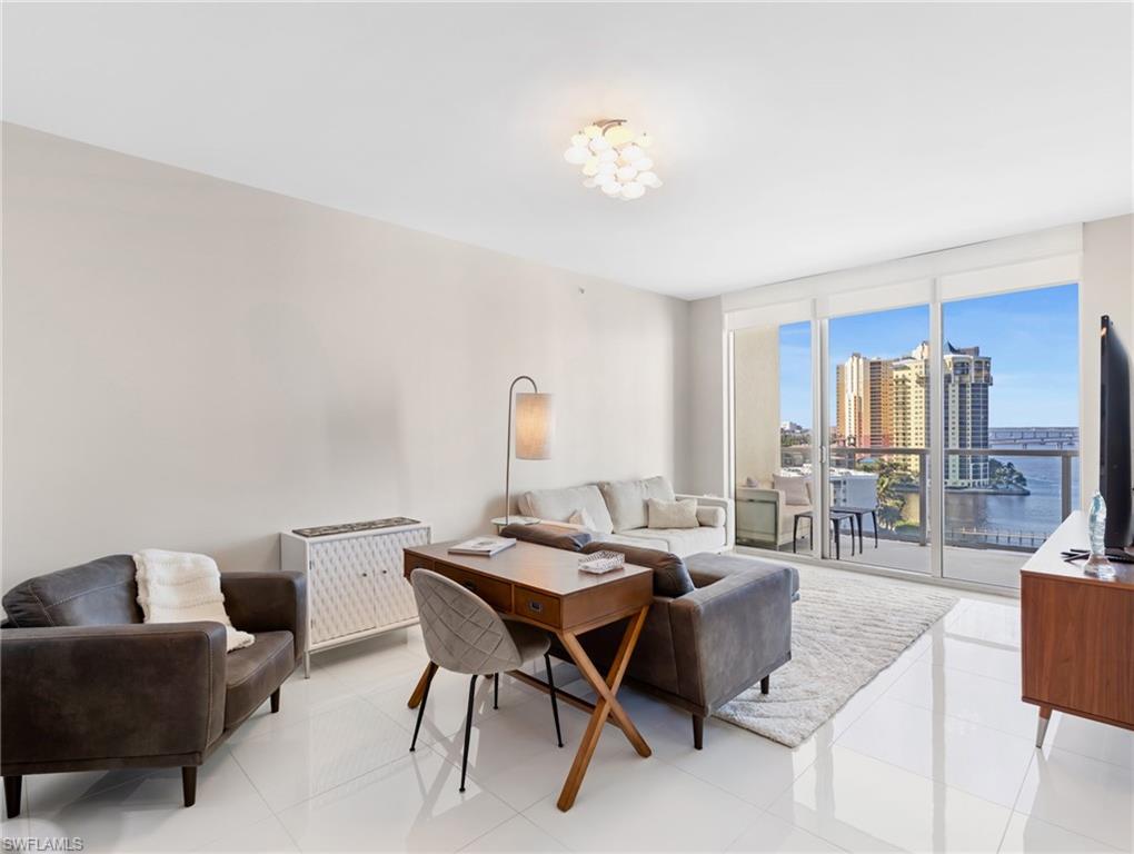 3000 Oasis Grand BLVD 1206