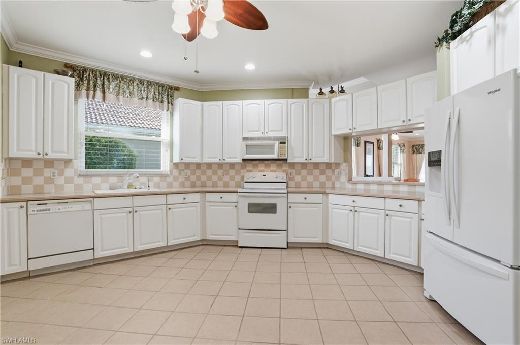 COLONY LAKES - Residential