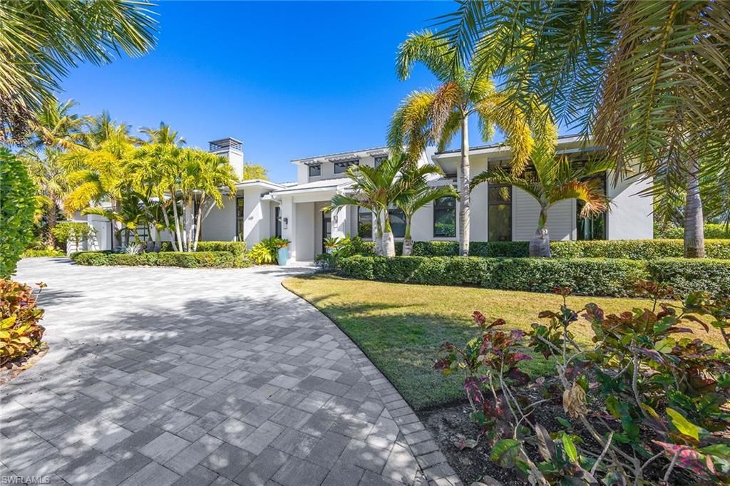 Photo of 1300 Nautilus RD, NAPLES, FL 34102 (MLS # 226007234)