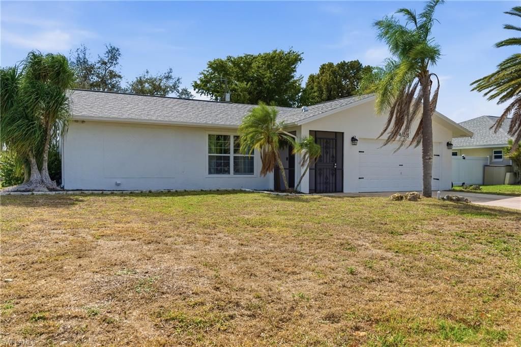 Photo of 428 SW 33rd TER, CAPE CORAL, FL 33914 (MLS # 226005178)