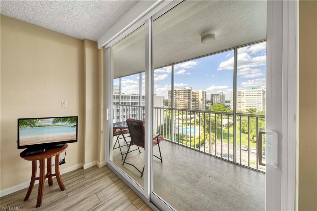 VANDERBILT TOWERS - Residential