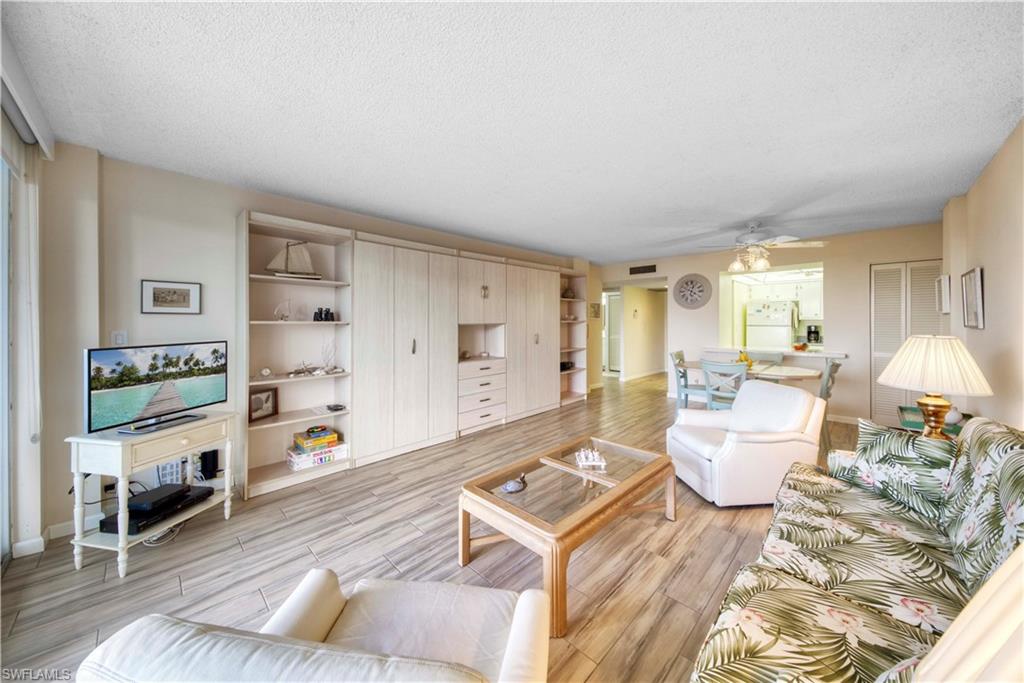 VANDERBILT TOWERS - Residential