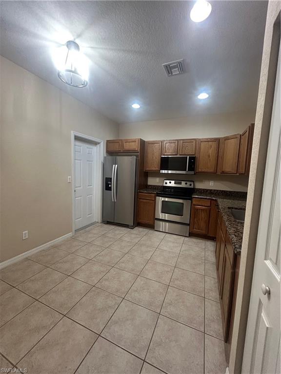 BELLA VIDA - Residential Lease