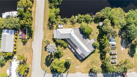 A home in MOORE HAVEN