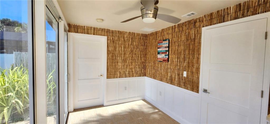 HOLIDAY SHORES - Residential