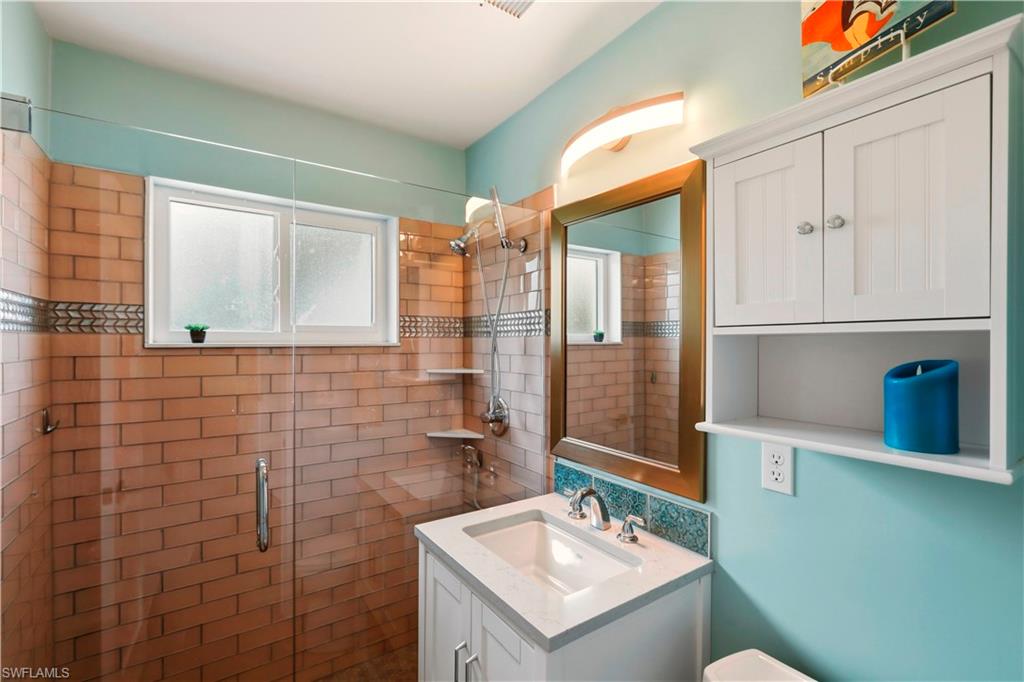 HOLIDAY SHORES - Residential