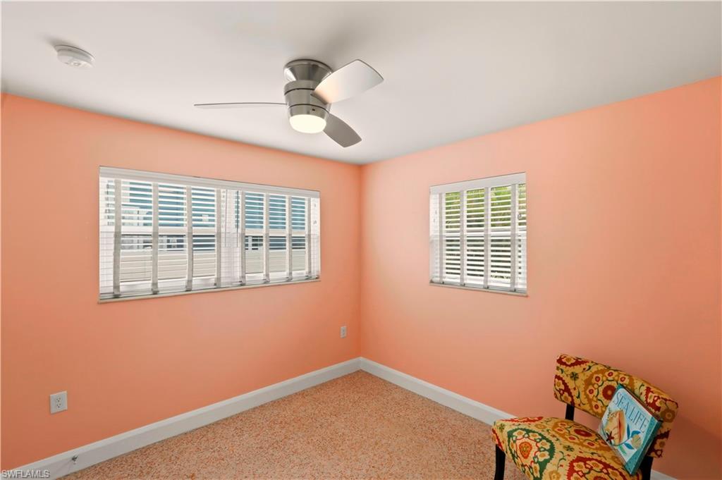 HOLIDAY SHORES - Residential