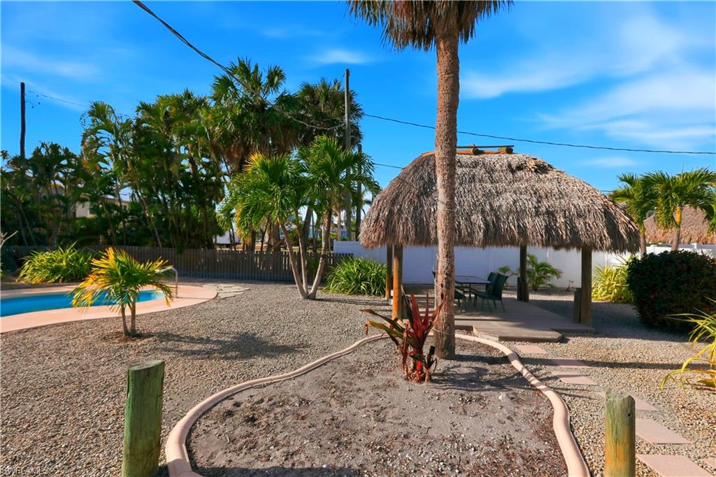 HOLIDAY SHORES - Residential