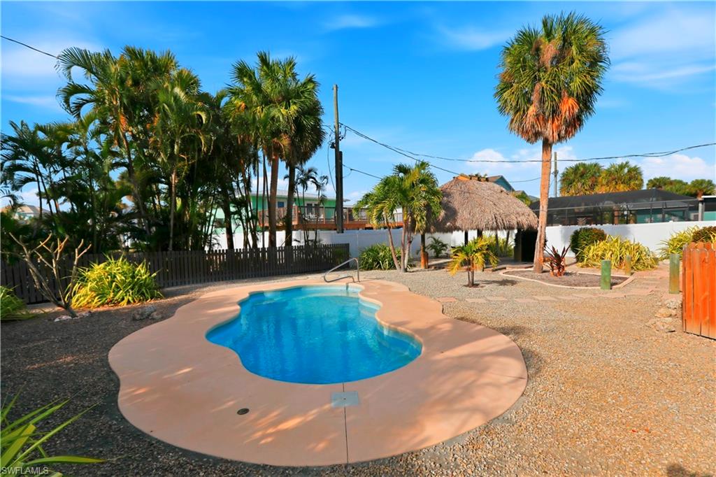 HOLIDAY SHORES - Residential