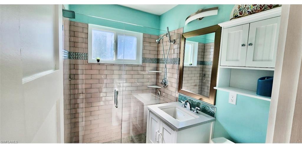 HOLIDAY SHORES - Residential