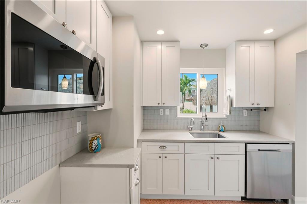 HOLIDAY SHORES - Residential