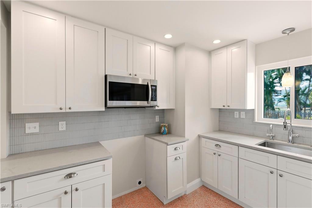 HOLIDAY SHORES - Residential