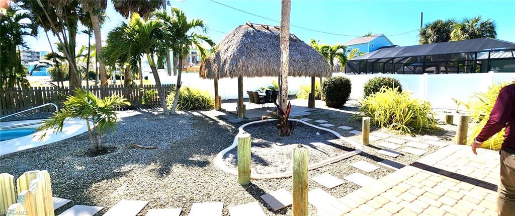 HOLIDAY SHORES - Residential