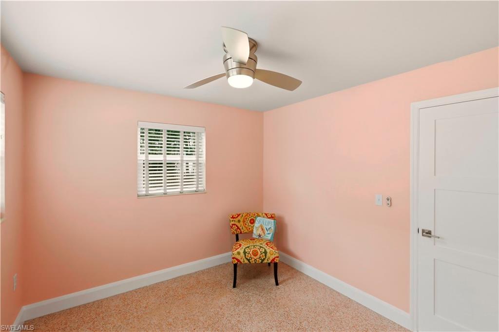 HOLIDAY SHORES - Residential