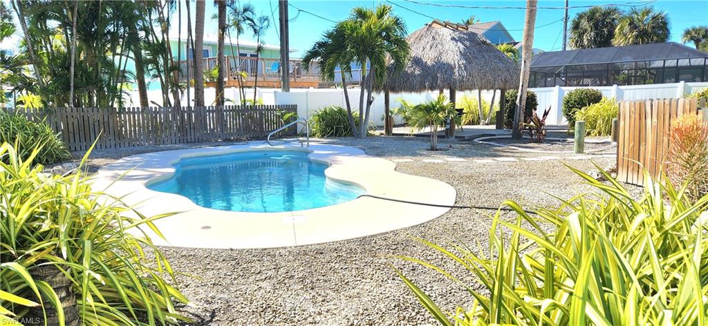 HOLIDAY SHORES - Residential