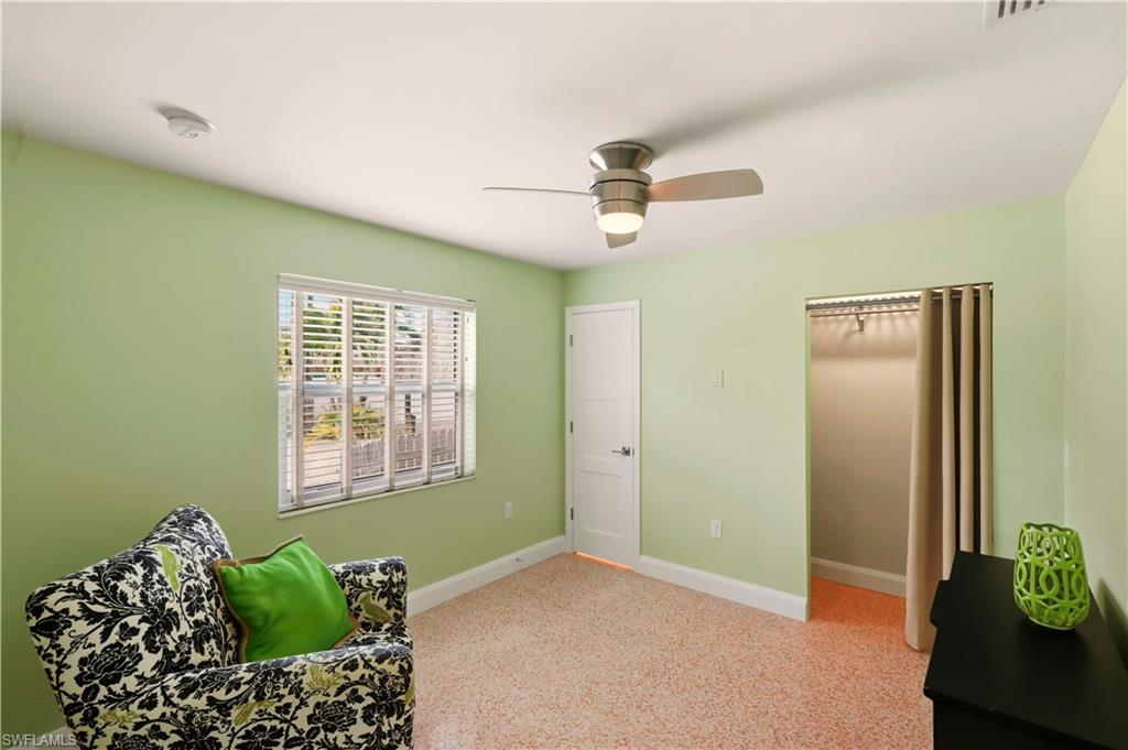 HOLIDAY SHORES - Residential