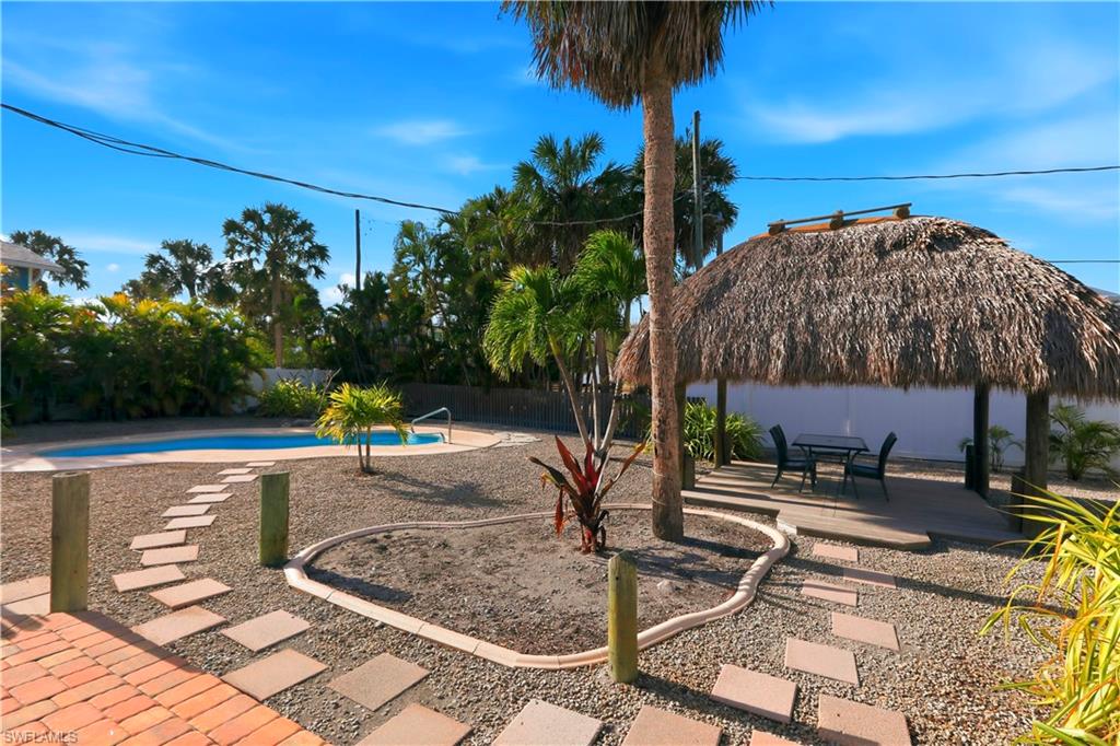 HOLIDAY SHORES - Residential