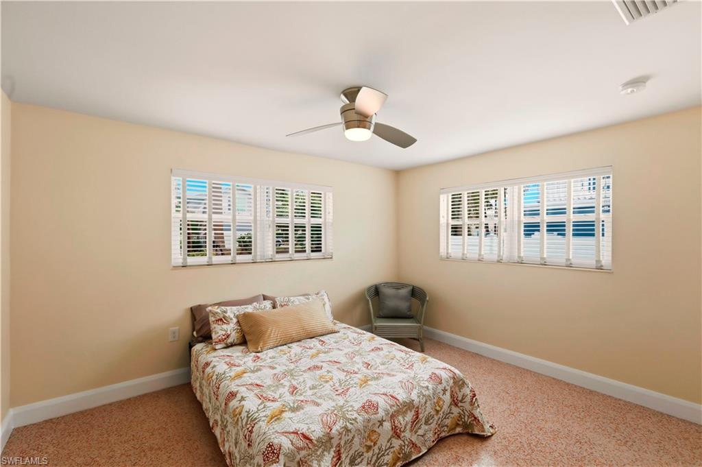 HOLIDAY SHORES - Residential