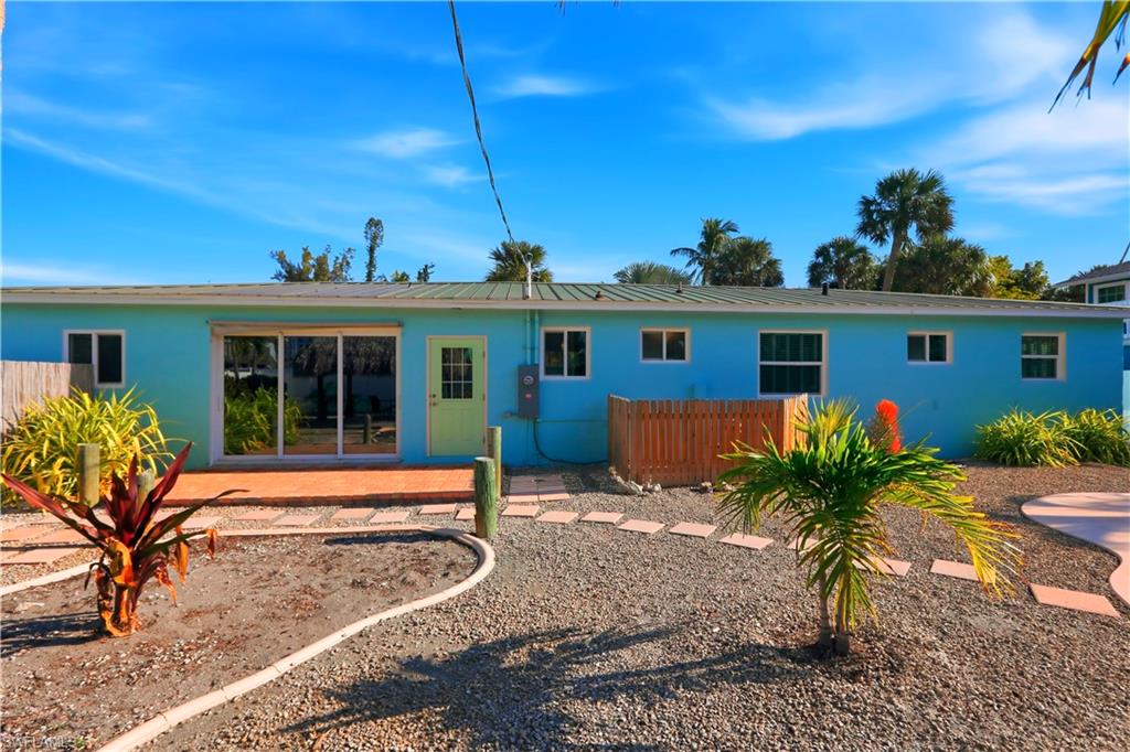 HOLIDAY SHORES - Residential