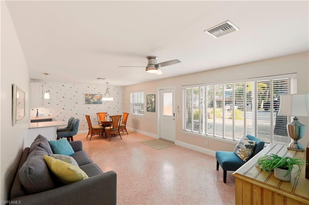 HOLIDAY SHORES - Residential