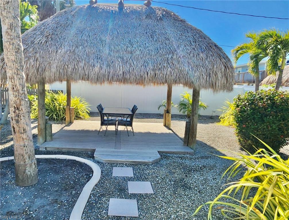 HOLIDAY SHORES - Residential