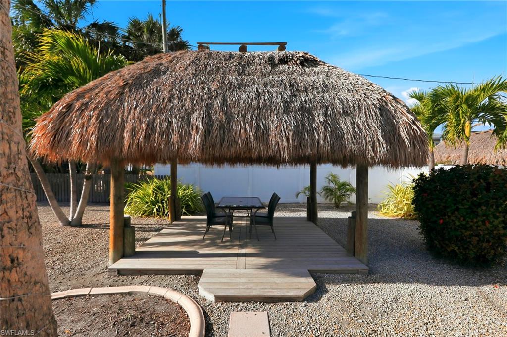 HOLIDAY SHORES - Residential