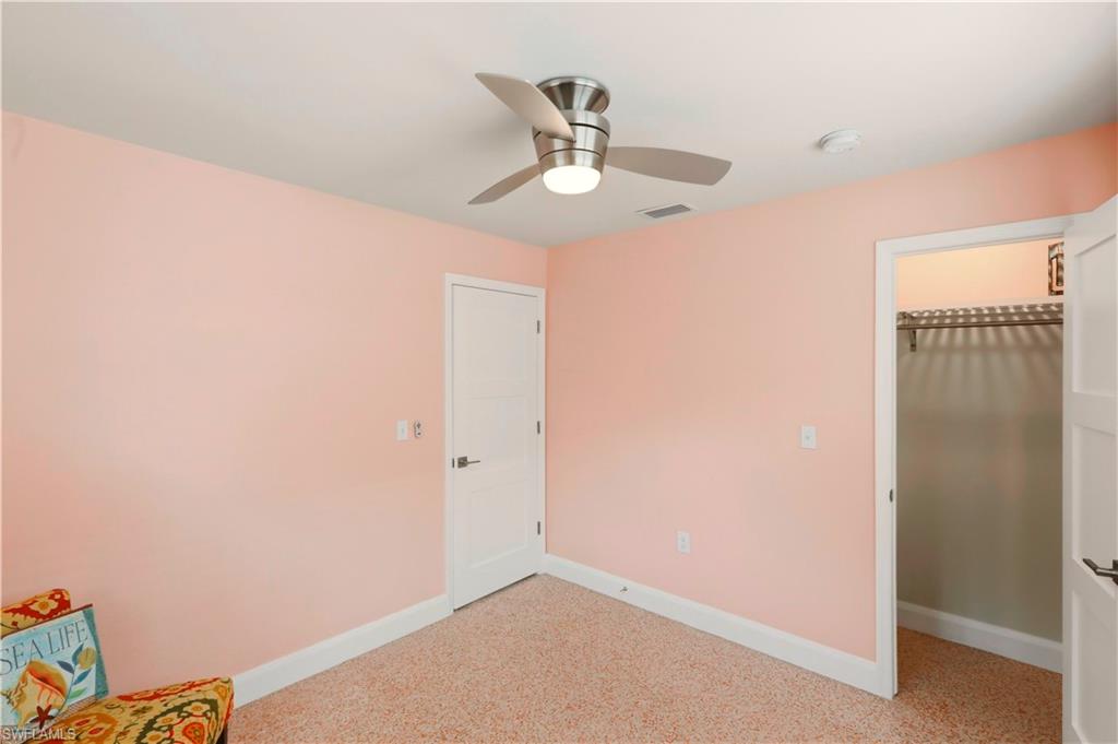 HOLIDAY SHORES - Residential