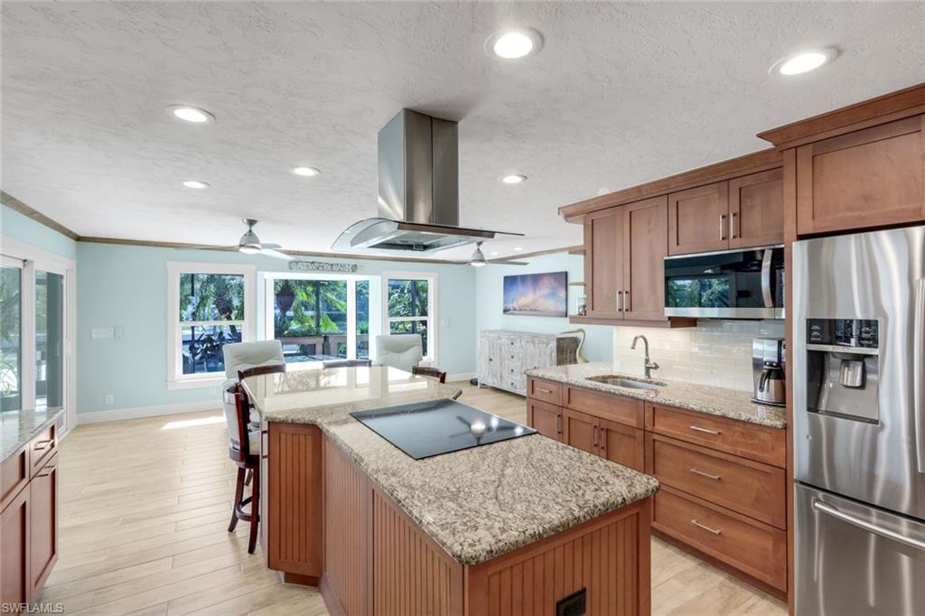 MARCO BEACH - Residential