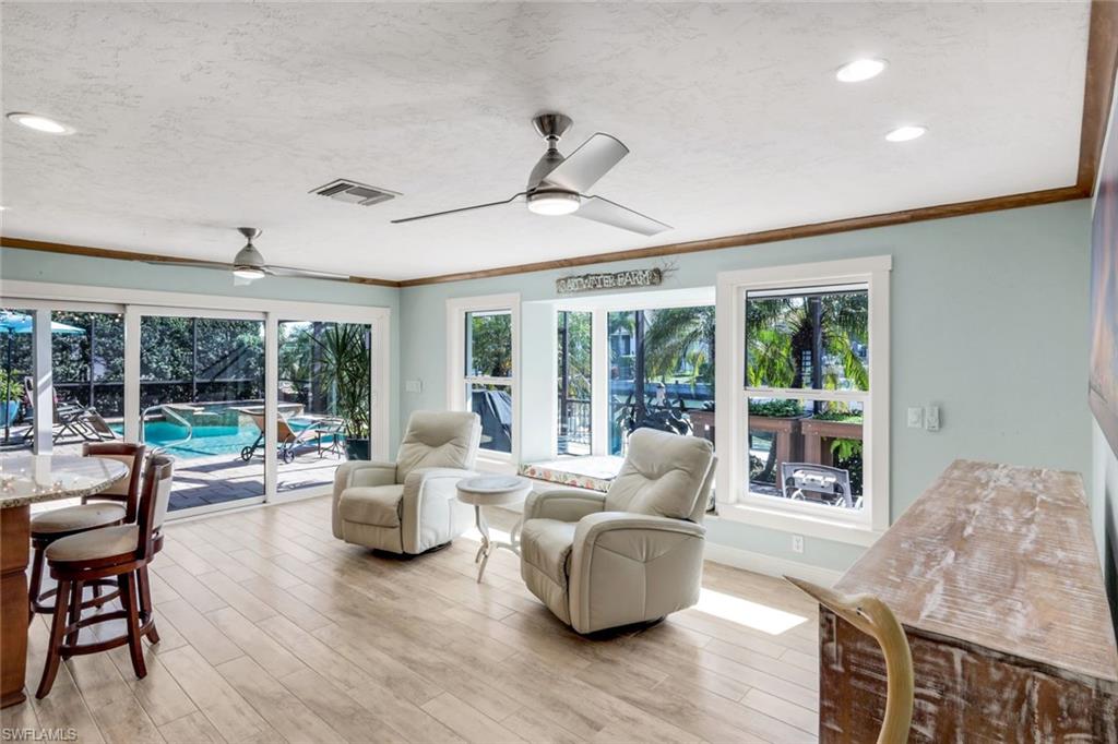 MARCO BEACH - Residential