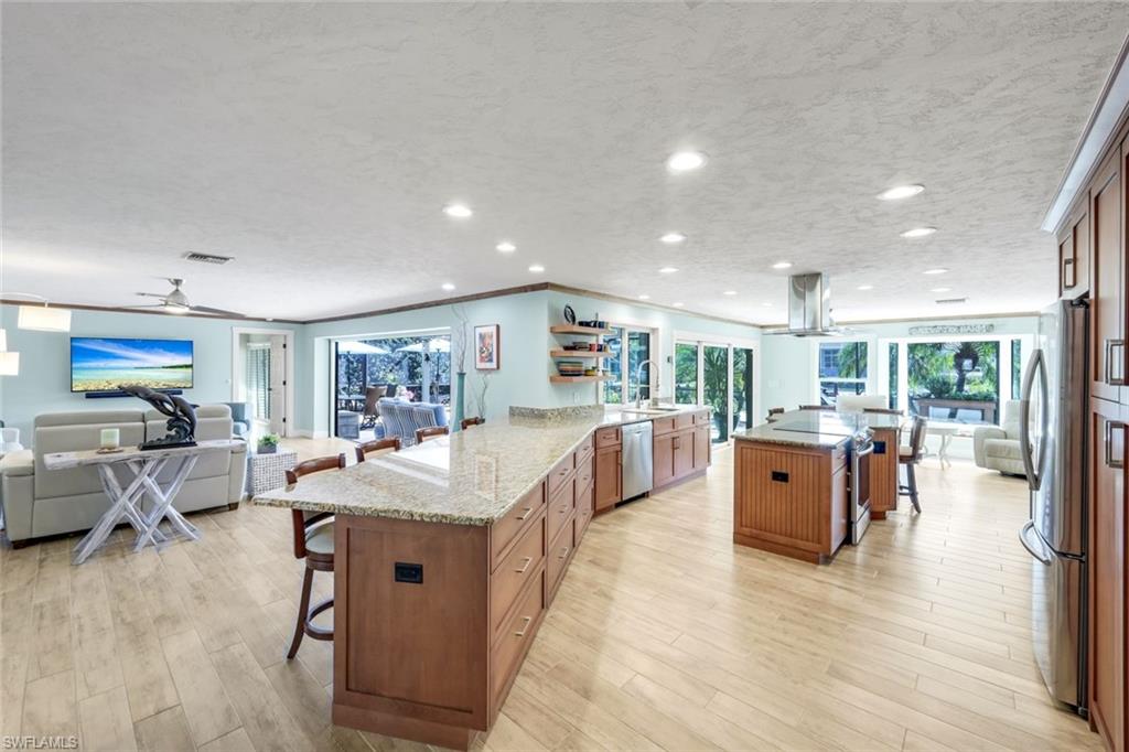 MARCO BEACH - Residential