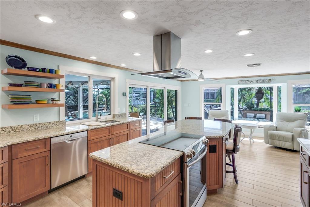 MARCO BEACH - Residential