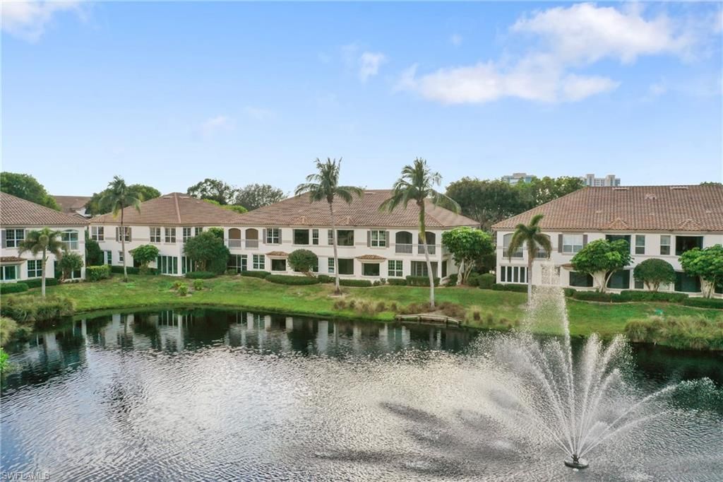 Photo of 164 Colonade CIR #1307, NAPLES, FL 34103 (MLS # 225070583)