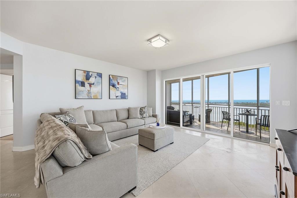 ESTANCIA - Residential Lease