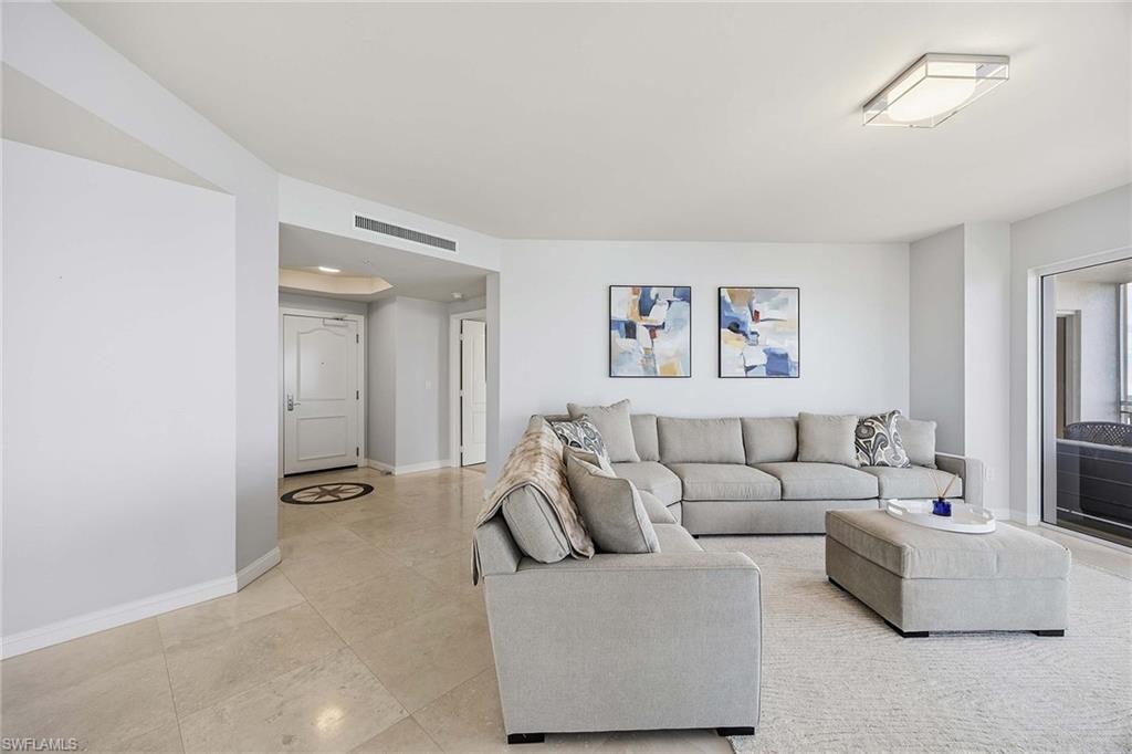 ESTANCIA - Residential Lease